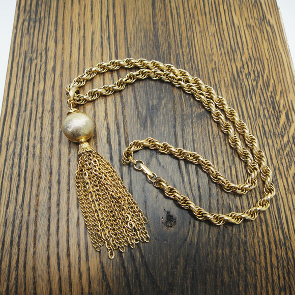 Tassel Necklace Gold Tone Rope Chain Pendant - Picture 7 of 7